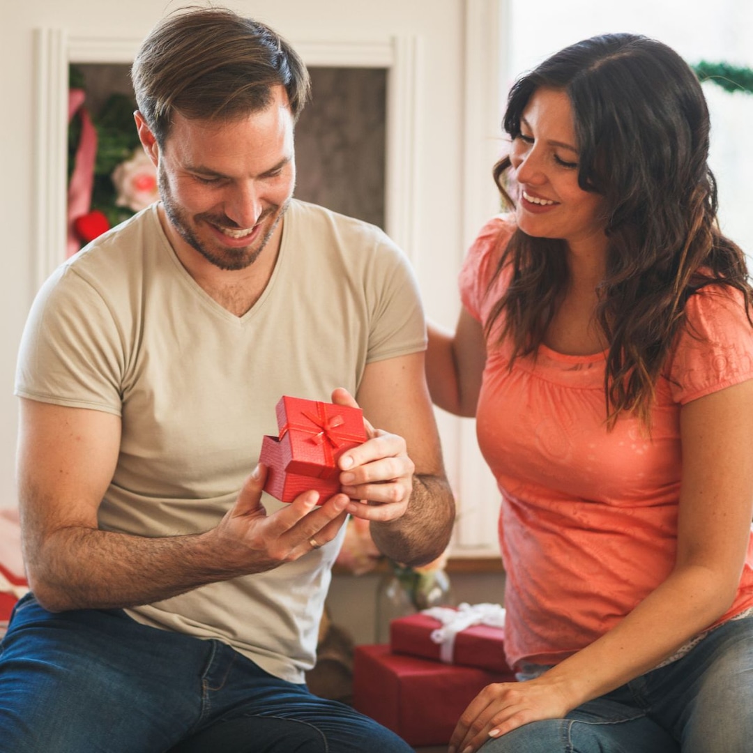 rs_1200x1200-250130110108-Valentines_Day_Gifts_for_Men_That_Will_Make_Them_Say_Wow_THUMBNAIL.jpg Valentine’s Day Gifts for Men That Will Make Them Say ‘Wow’