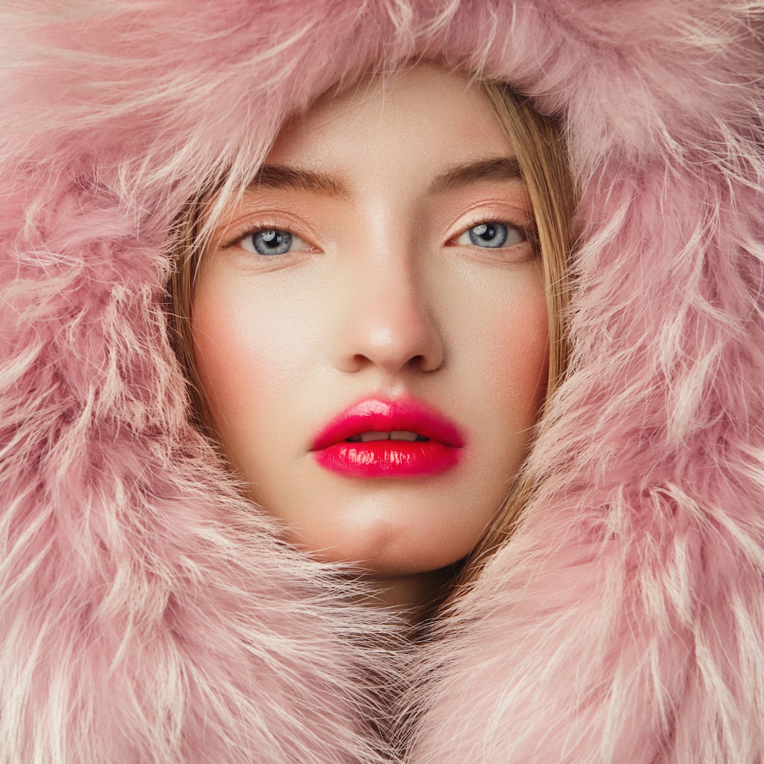 Copy_of_Birkenstock_Dupe_Hero_Image_-281200_x_1200_px-29_-2840-29.png Get the Viral Cold Girl Look With These Makeup Essentials