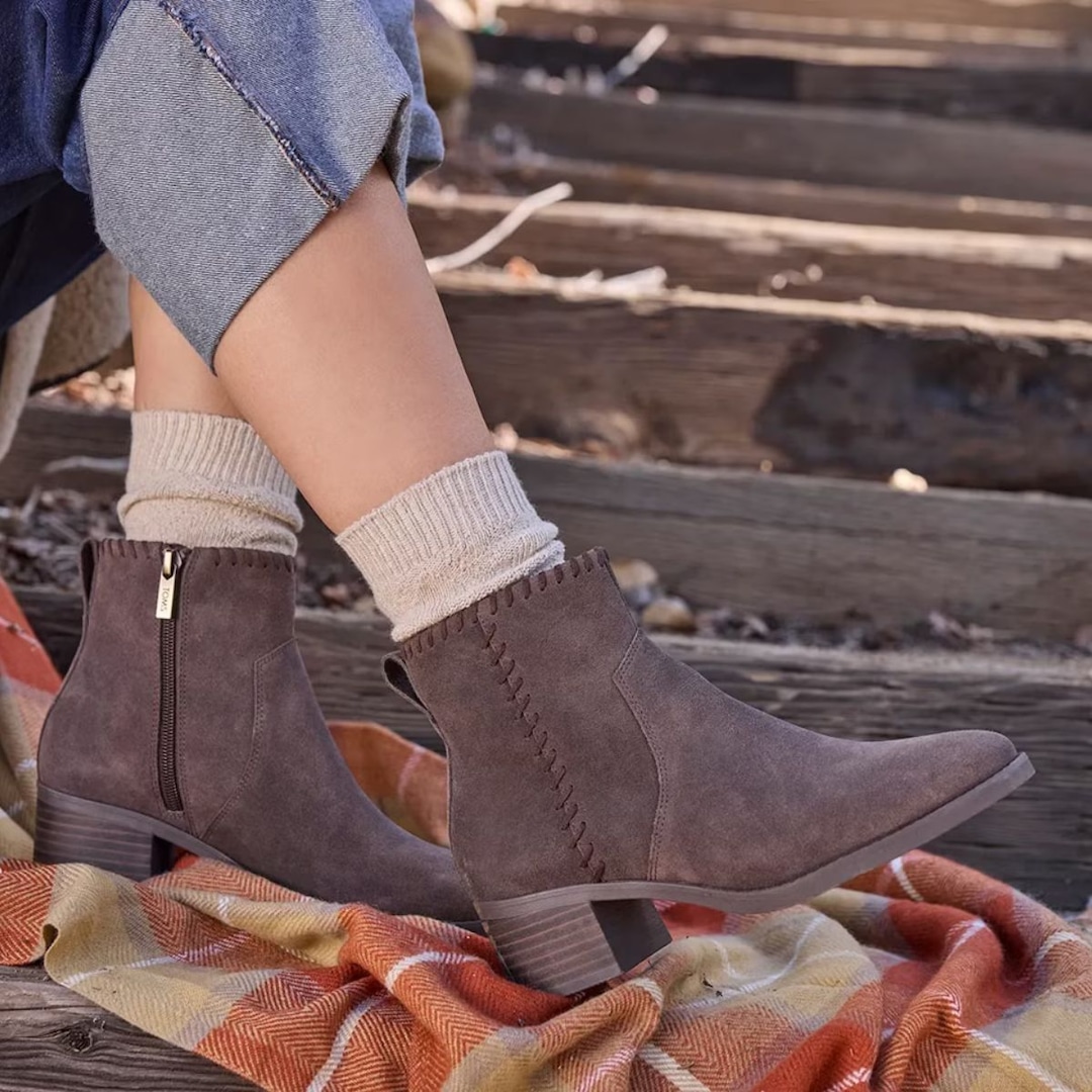 62c9351b-129e-4b45-8528-d62793c3b2c1_1761338442.jpg DSW Has 25% Off Fall Shoes from Dr. Martens, Adidas, Steve Madden & More, This Weekend Only!