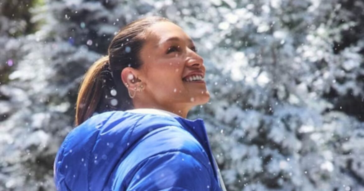 Athleta’s Black Friday Sale: Leggings for $31, Jackets for $59 & More Deals for $2 Starting Now