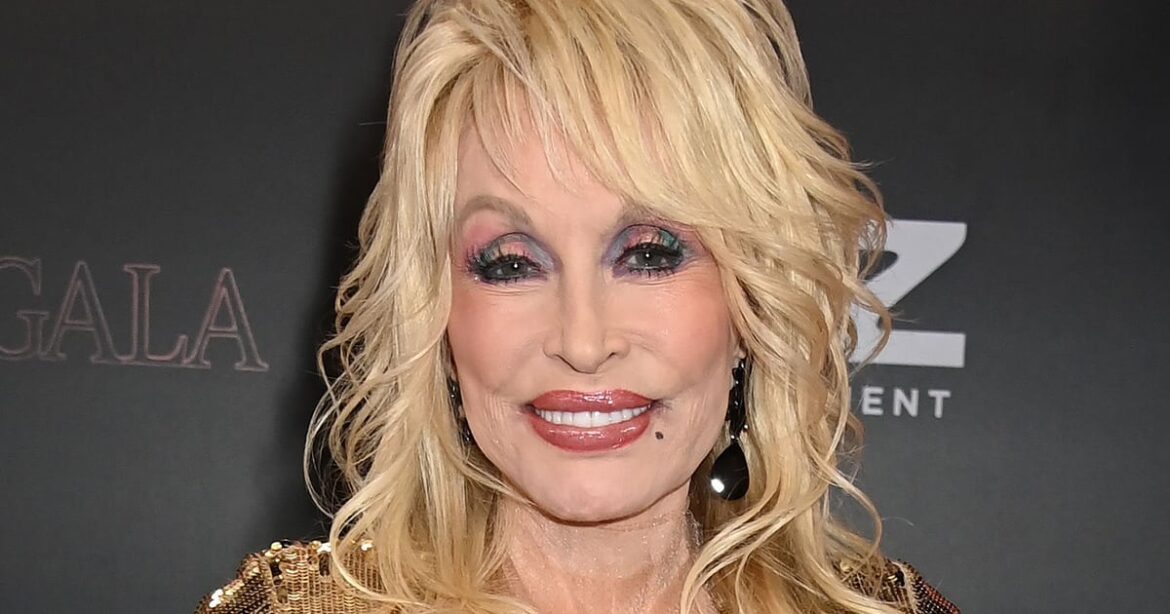 Dolly Parton Shares What She’s “Thankful” for in Thanksgiving Message Amid Health Battle
