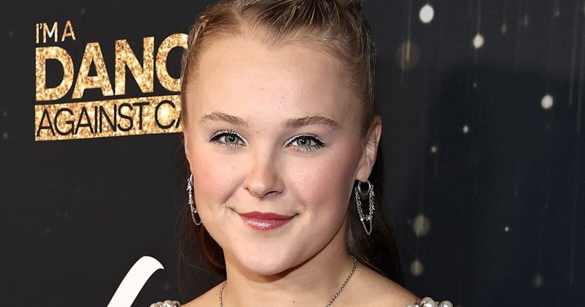 JoJo Siwa Reveals She Was Hospitalized Hours Before Black Friday Performance